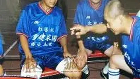 拜仁以5比2击败法兰克福，积分榜上领先多特4分优势扩大